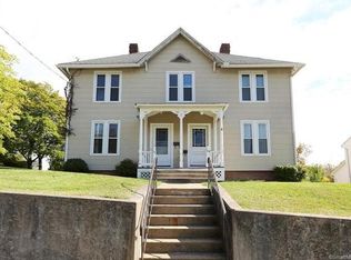 19 Center St, Windsor Locks, CT 06096