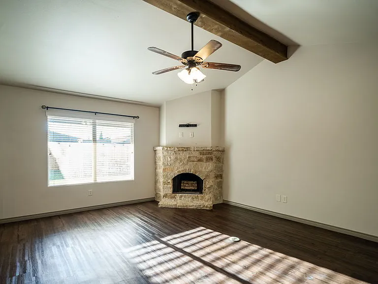 7904 Avenue L — Photo 3