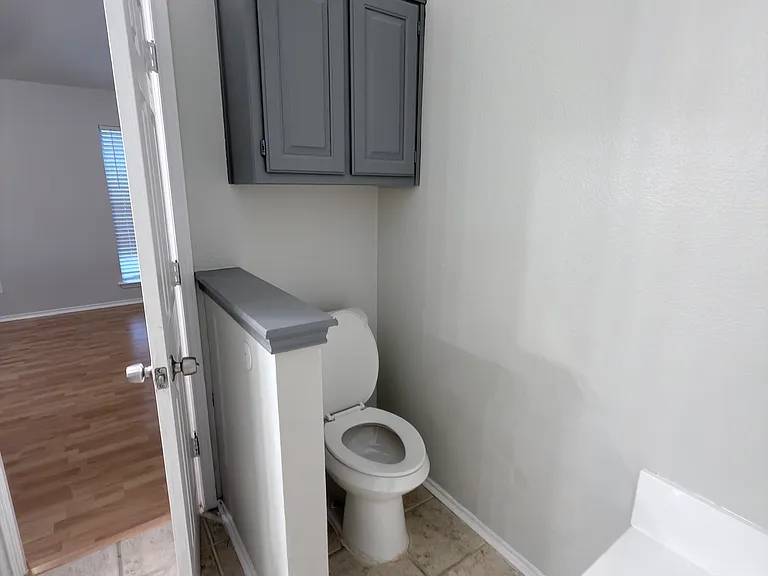 806 Burr Oak Dr — Photo 16