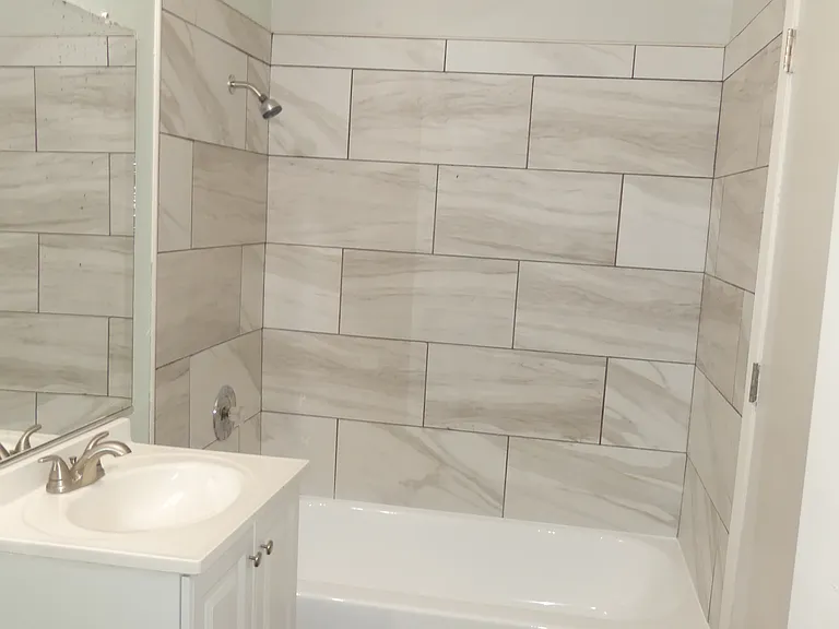 1221 N Peach Ave #144 — Photo 5