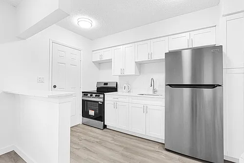 The Edgewater Apartments Photo 1