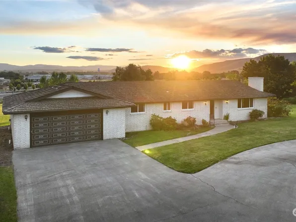 220 Warren Acres Road, Yakima, WA 98901