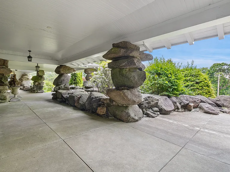 432 Field Point Rd — Photo 6