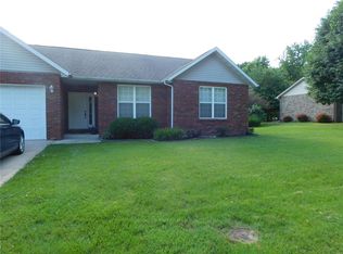 420 Country Club Acres, Belleville, IL 62223