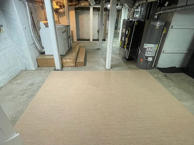 Large basement with washer/dryer