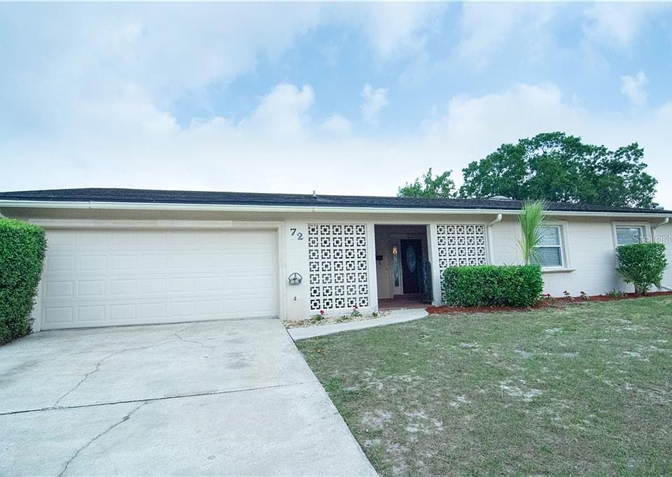 1st image of 72 Carriage Hill Cir