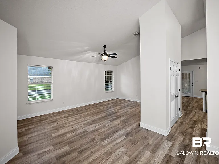 101 Davison Loop — Photo 3