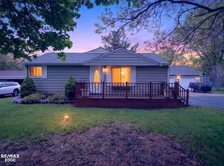 6120 Surrey Ln, Burton, MI 48519