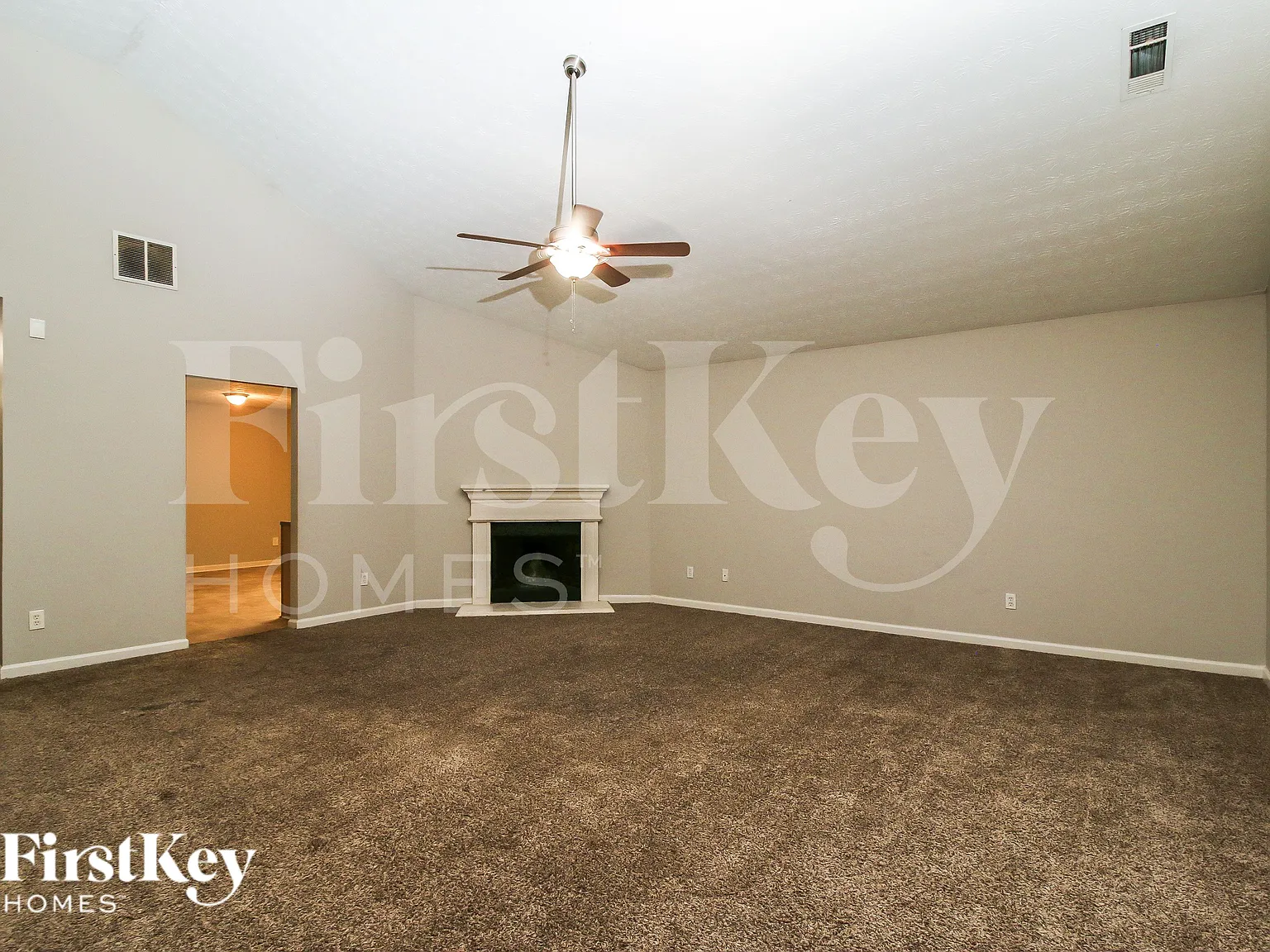 3 bed, 2.0 bath, 1609 sqft, $2,000 — Photo 2