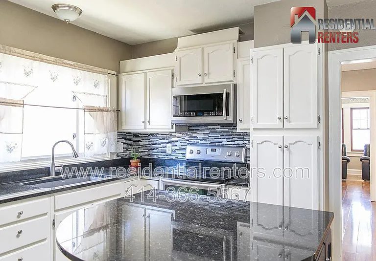 3220 W Madison St — Photo 6