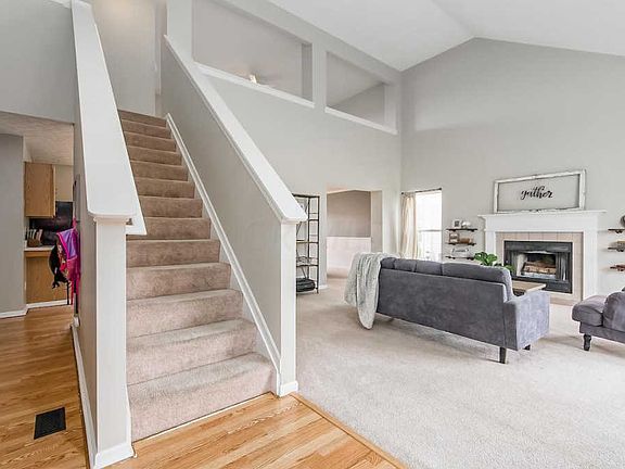 3rd image of 9286 Windy Creek Dr