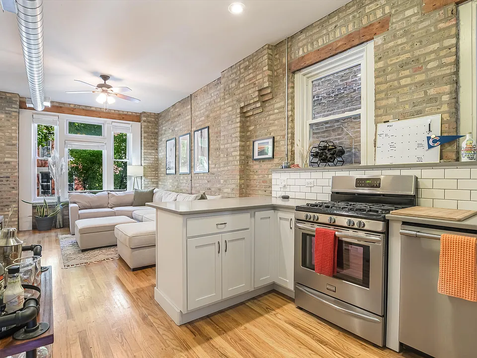 1102 N Hermitage Ave #1