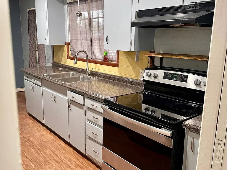 713 Vine Ave — Photo 3