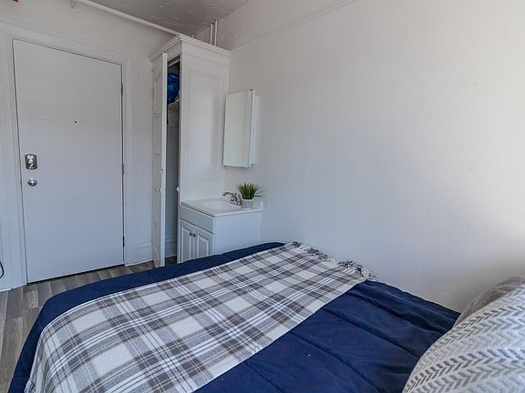 4th image of 524 Columbus Ave #1