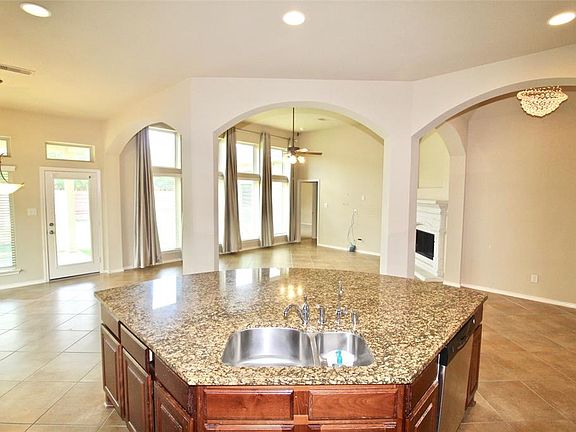 3rd image of 10202 Carolyndale Dr