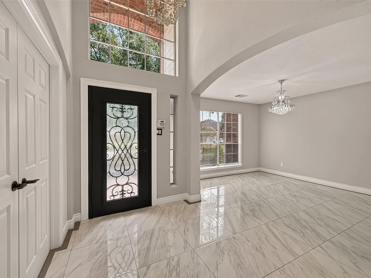 5 bed, 3.5 bath, 4148 sqft, $3,750 — Photo 4