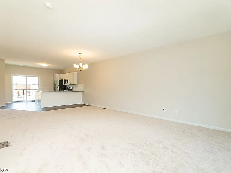 27 Ashbourne Dr — Photo 13
