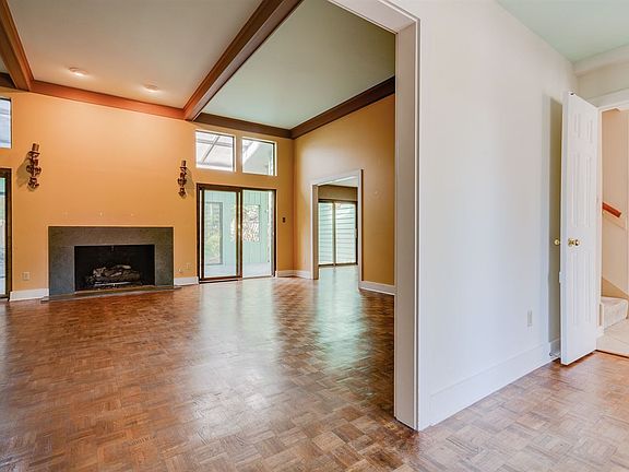 5th image of 6475 N Oak Shadows Cres