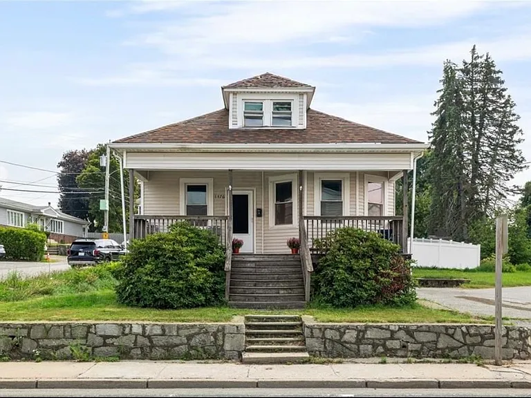 1476 Plainfield Pike — Photo 1