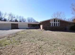 5025 SW Wanamaker Rd, Topeka, KS 66610