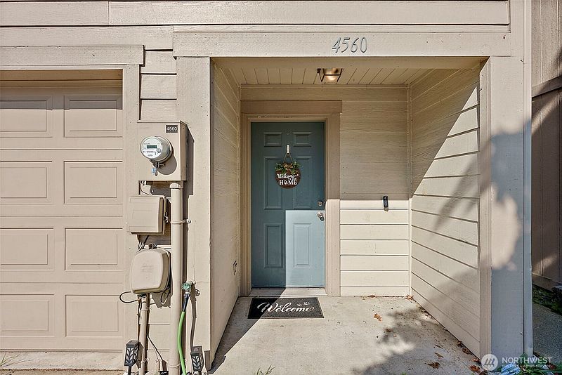 3rd image of 4560 S Puget Sound Ave