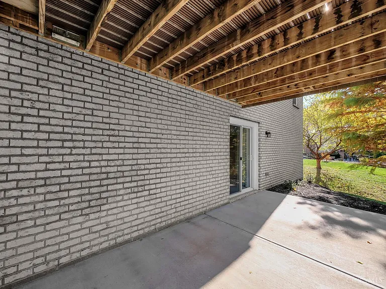 8705 Quietwood Ln — Photo 45
