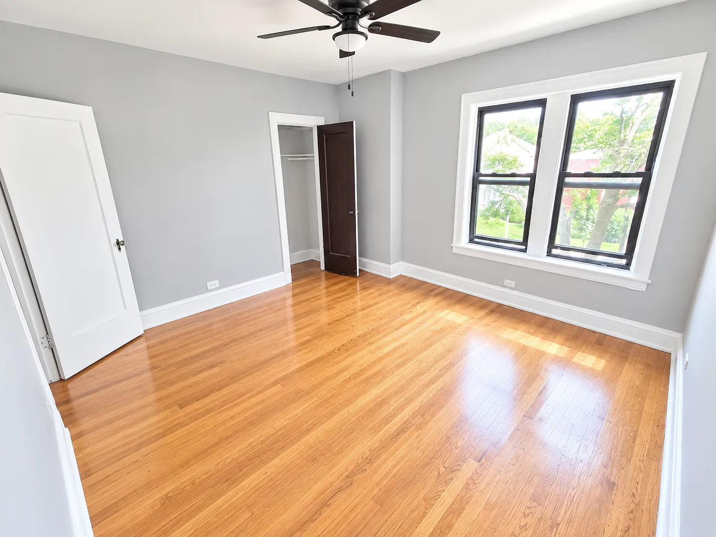 2 bed, 1100 sqft, $1,750 — Photo 2