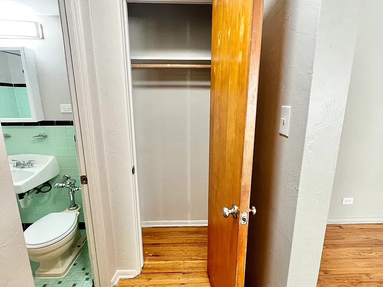 Experience the charm of this cozy area with a sleek bathroom and efficient closet design. Experience the charm of this cozy area with a sleek bathroom and efficient closet design.
