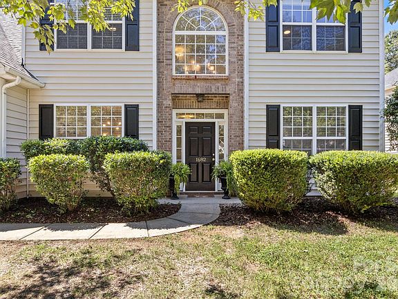 2nd image of 1682 Lillywood Ln