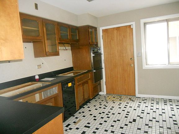 5th image of 217 Dodge Ave #D
