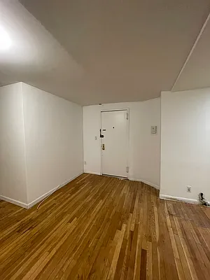 Rented by Nest Seekers International | media 14