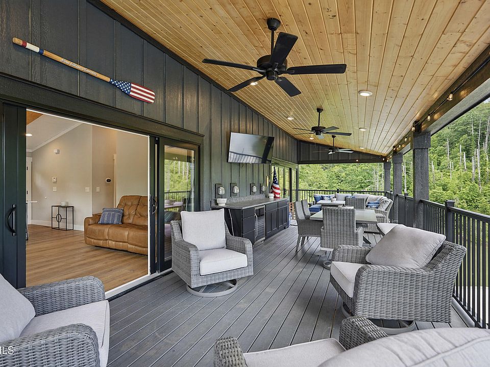 7th image of this home