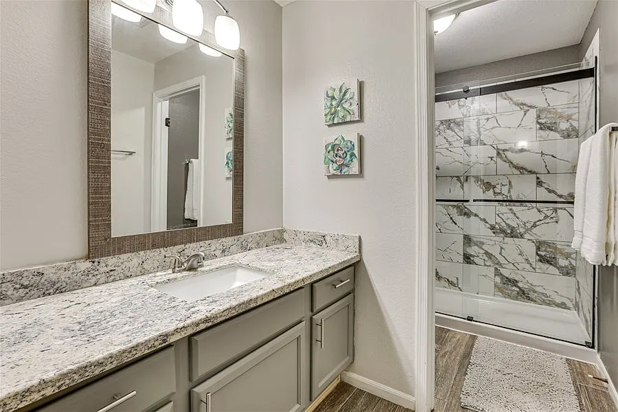 4 bed, 2.0 bath, 2302 sqft, $2,825 — Photo 4