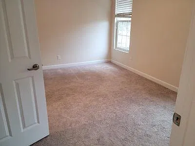 3 bed, 3.5 bath, 1800 sqft, $2,625 — Photo 3