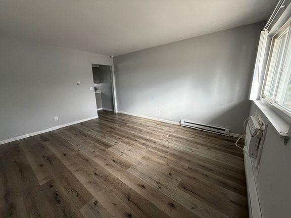 3rd image of 3872 Emma Pkwy
