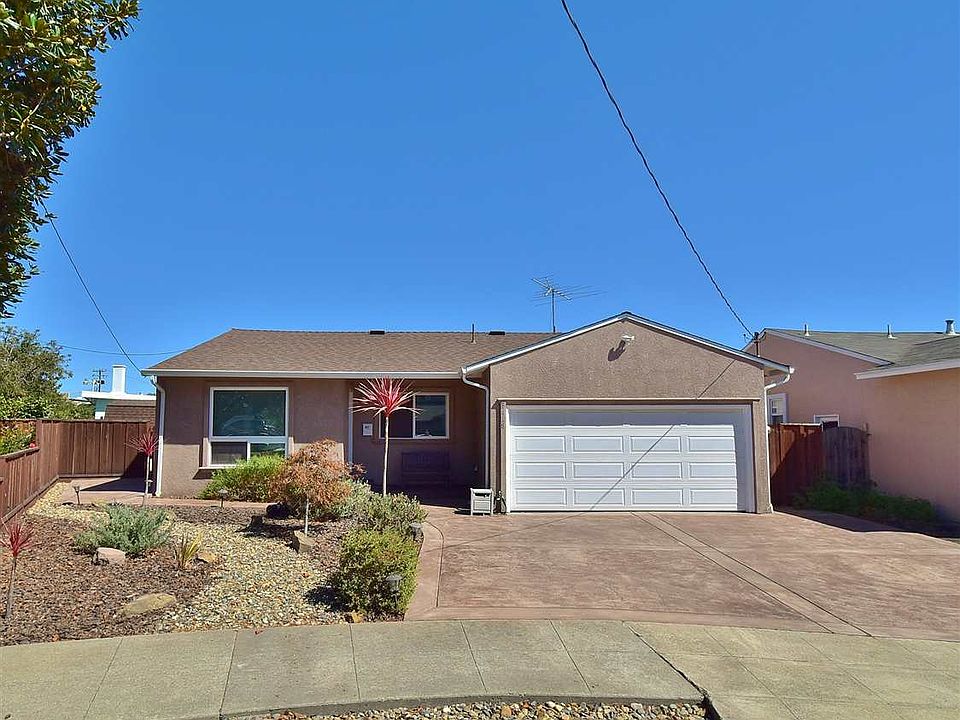 1st image of 3418 Del Valle Cir