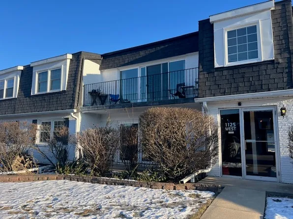1125 Royal Saint George Dr APT 102, Naperville, IL 60563