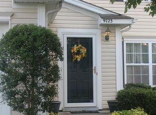 9723 Hollystone Ln, Charlotte, NC 28215