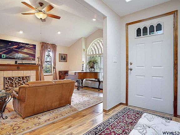 3rd image of 6985 Cinnamon Hill Ct SE