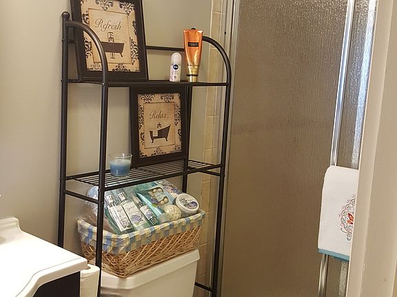 Master Bedroom Bathroom