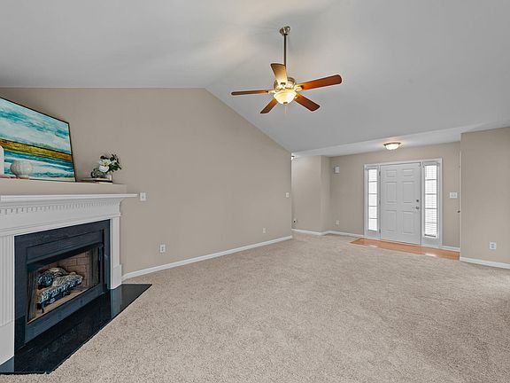 3rd image of 91 Buckingham Ct
