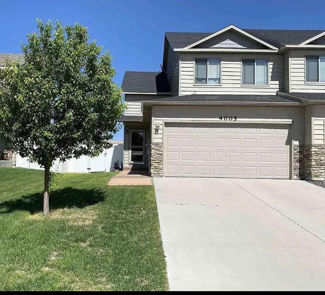 3 bed, 2130 sqft, $2,650 — Photo 1