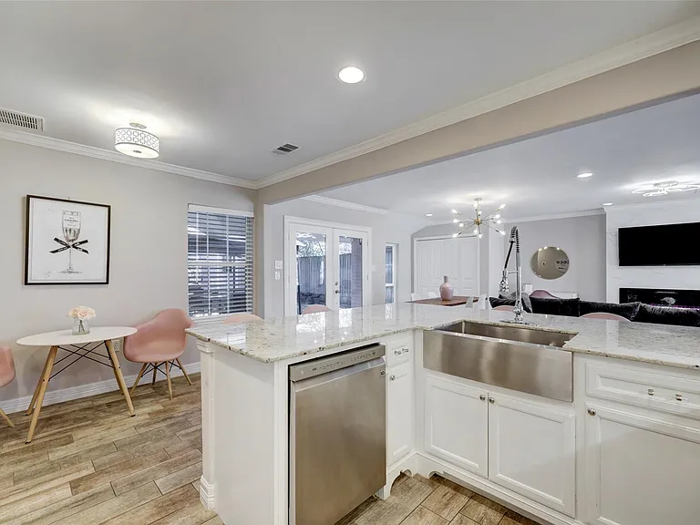 9007 Beverlyhill St — Photo 9