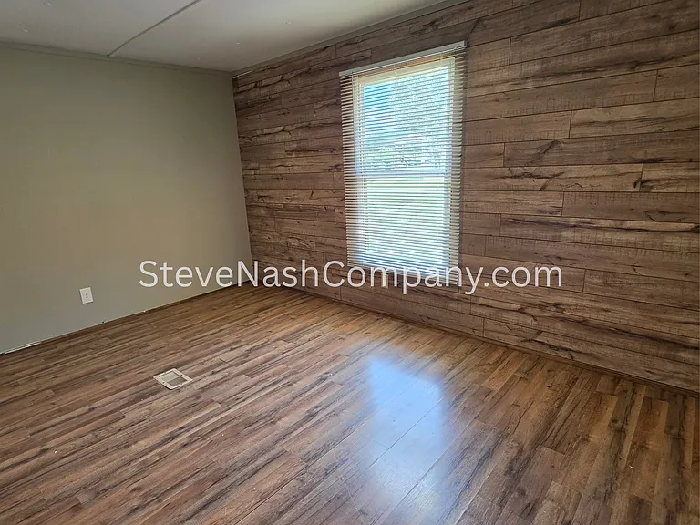 Bedrooom 2 with 1/2 bath