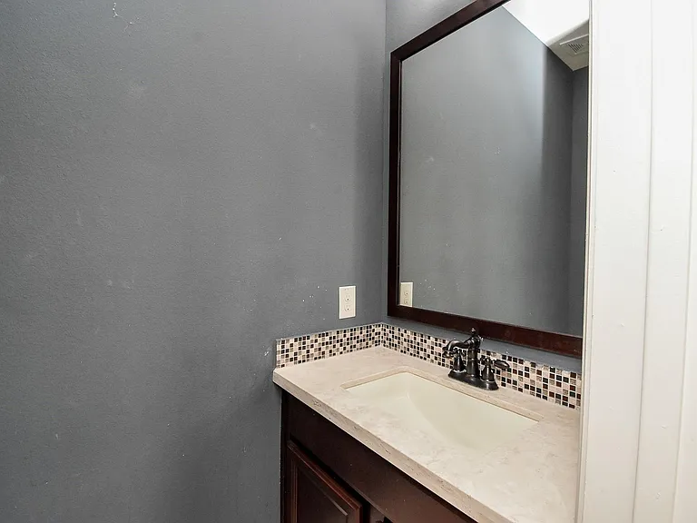 6034 Gracys Landing Ln — Photo 41
