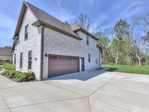 5th image of 1105 Alex Walker Dr