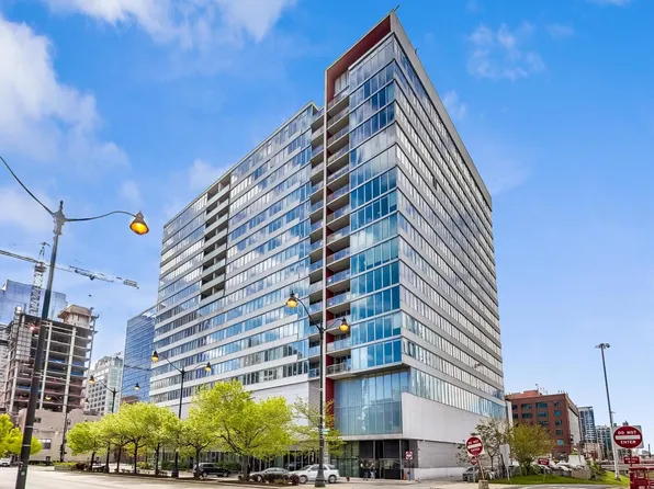 659 W Randolph St APT 1005, Chicago, IL 60661