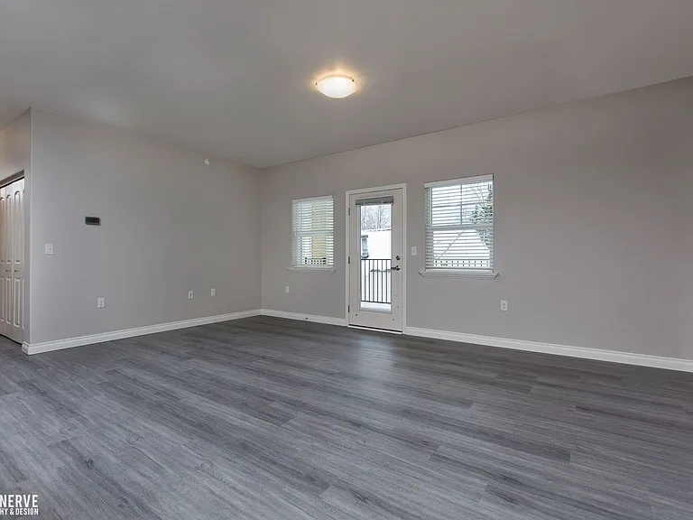 7421 E 4th Ave — Photo 9