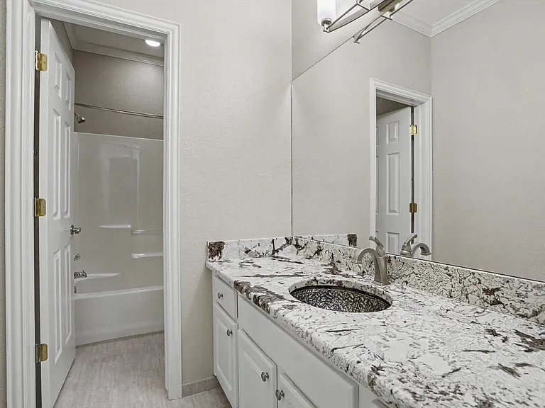 412 N Forest Ridge Blvd — Photo 26