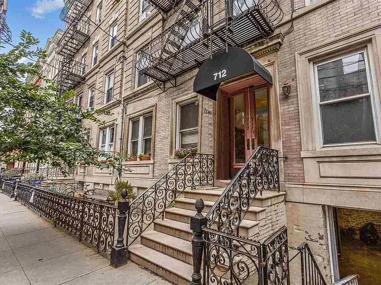 712 Willow Ave #5C — Photo 13